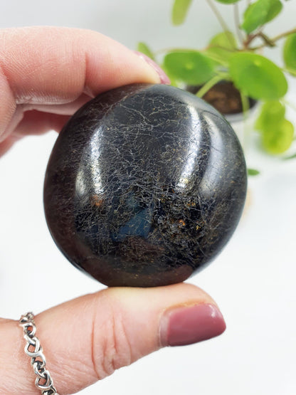 Large Black Tourmaline Palm / Tourmaline Palmstone / Meditation Palm / Reiki Crystal Palm - 150g