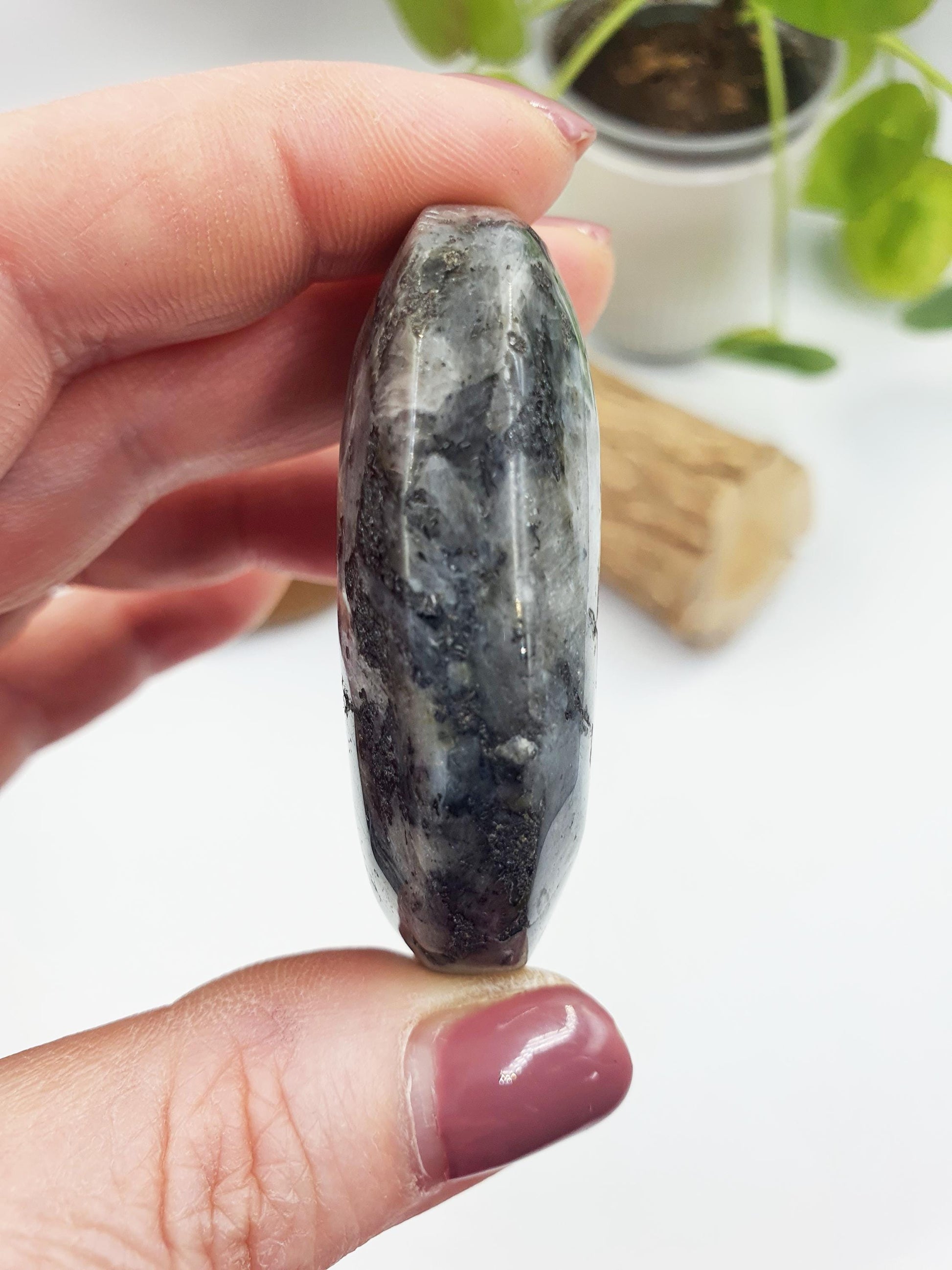 Flashy Lavikite Palm / Lavikite Crystal Palm Stone / Lavikite Meditation Palm / Reiki Crystal Palm - 65g